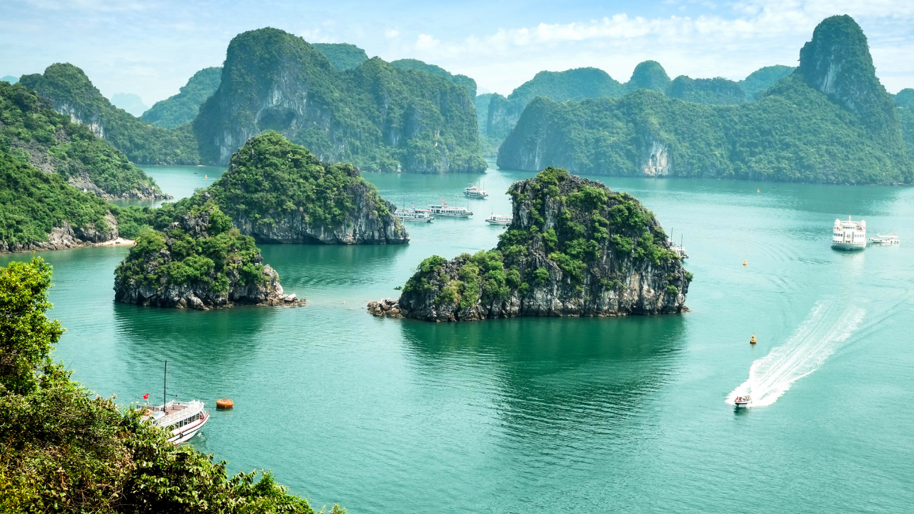 Ha Long Bay – Most Instagrammable Place in Vietnam 2025